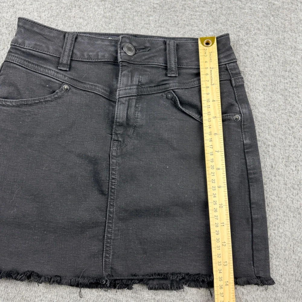 American Eagle Women's 0 Hi-Rise‎ Mini Skirt Black Denim Stretch Raw Hem